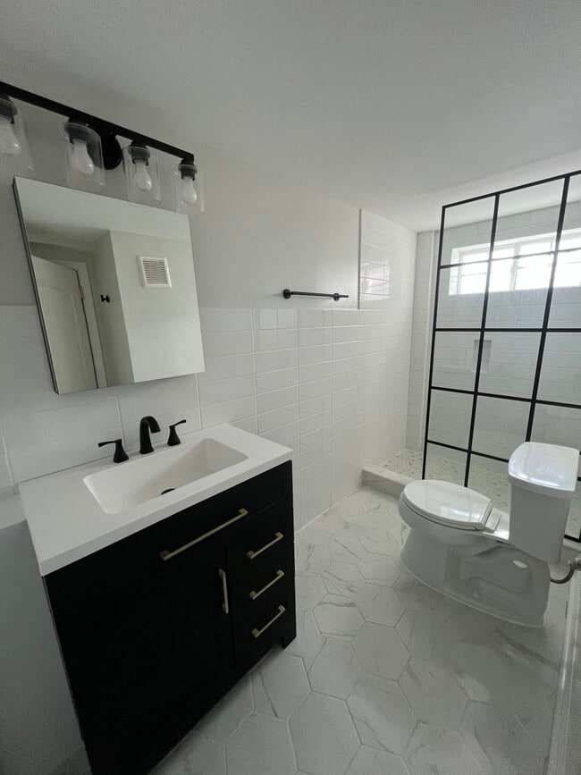 bathroom - 1700 Dewitt Ave Unit 1