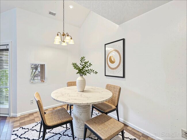 Photo - 2021 Spenwick Dr Unidad 227