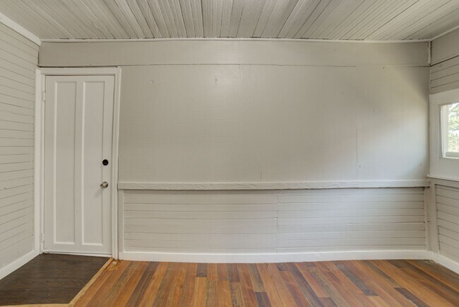 Photo - N Rosedale Ave Duplex Unit 219 B