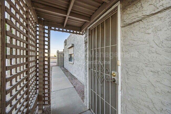 Photo - 6120 E Augusta Cir