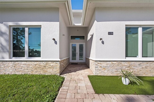 Photo - 18369 Mellen Ln