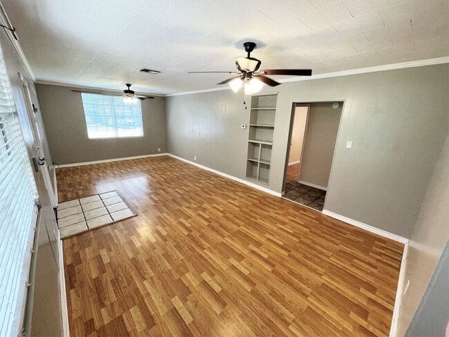Photo - 2512 Ave A
