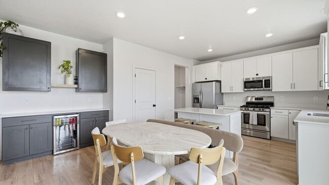 Photo - 328 W Snowberry Dr