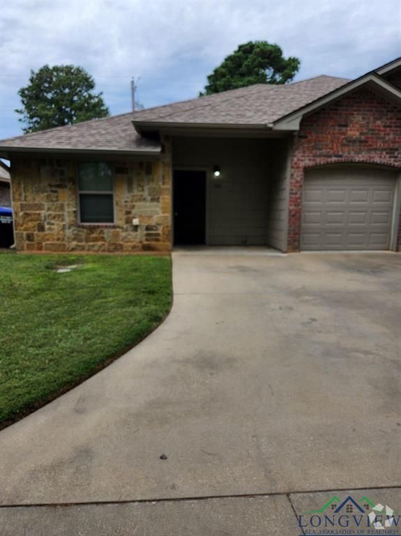Building Photo - 1205 H G Mosley Pkwy Rental