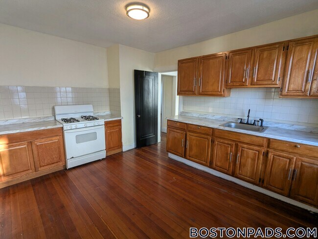 Building Photo - 59A Fairmount St Rental