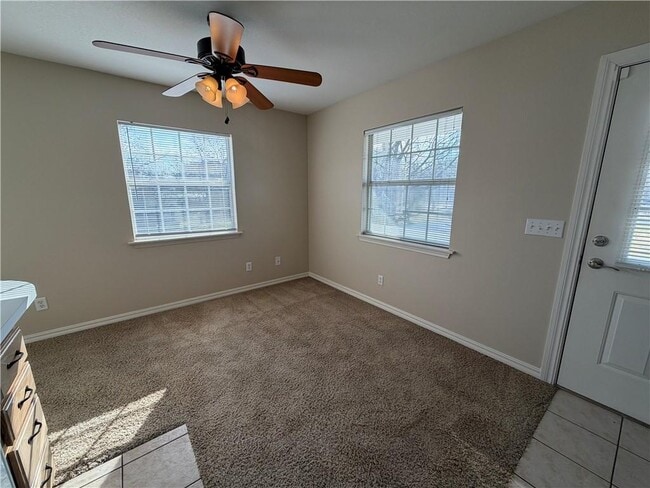 Photo - 800 W Tahlequah St Unidad B