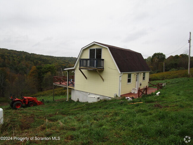 Building Photo - 483 Turnpike St Rental