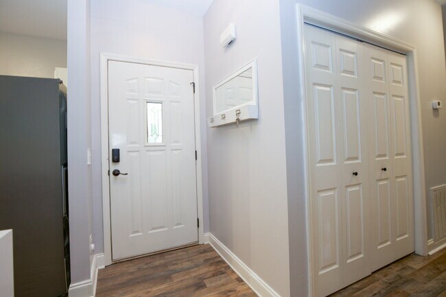 Photo - 102 Willow Creek Ln