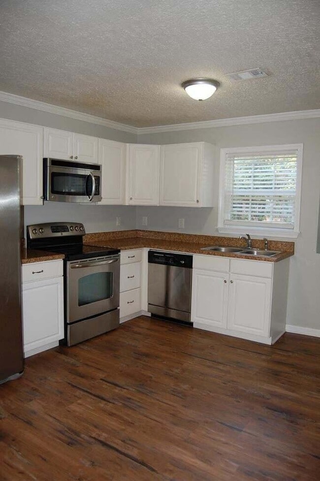 Photo - 111 Smallridge St