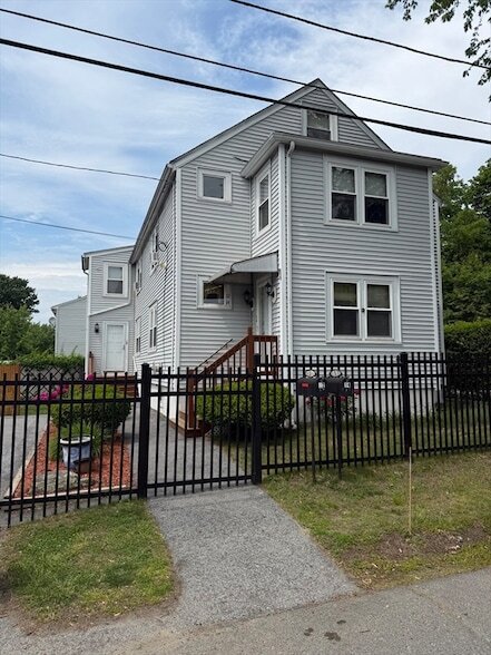 Building Photo - 12 Curtis St Unit 1