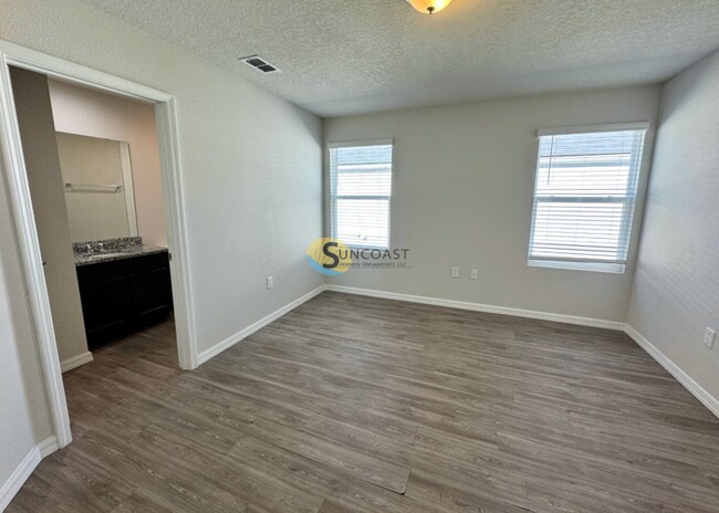 Building Photo - 6547 Sweetbay Ln Rental