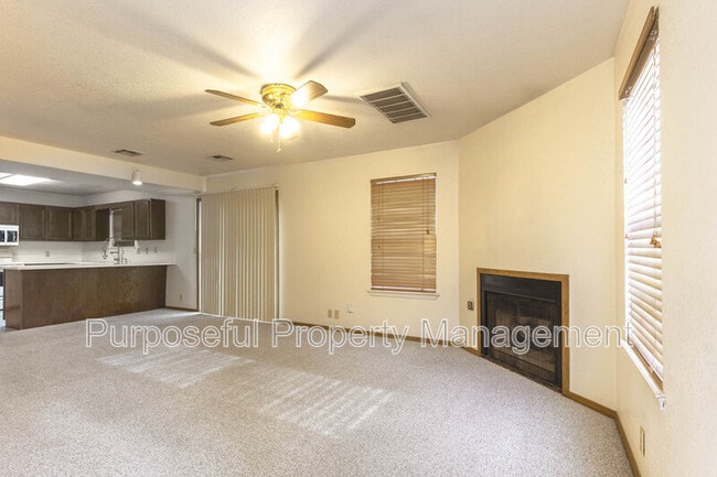 Photo - 216 N Fretz Ave