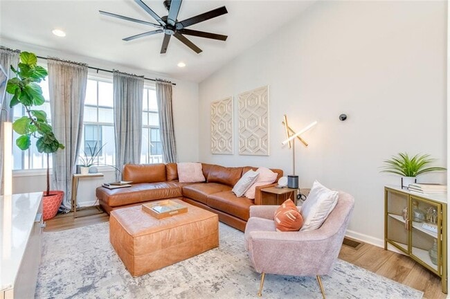 Photo - 912 Brees Ct