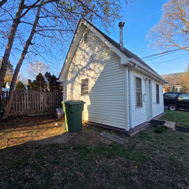 19 Douglas St