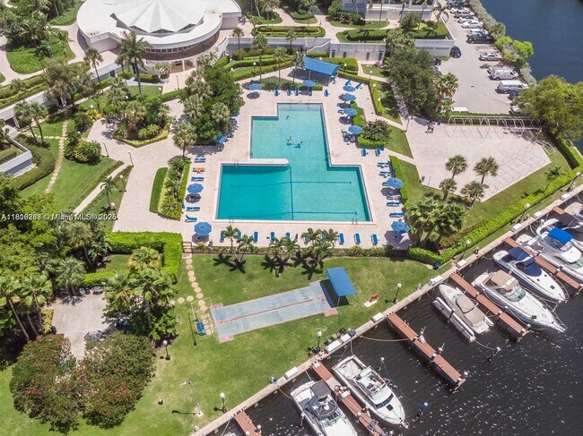 Photo - 600 Three Islands Boulevard Unidad 703 Rental
