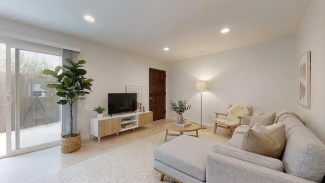 Photo - 503 Avenue G