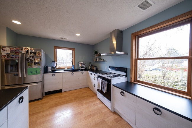 Photo - 14130 35th Ave N