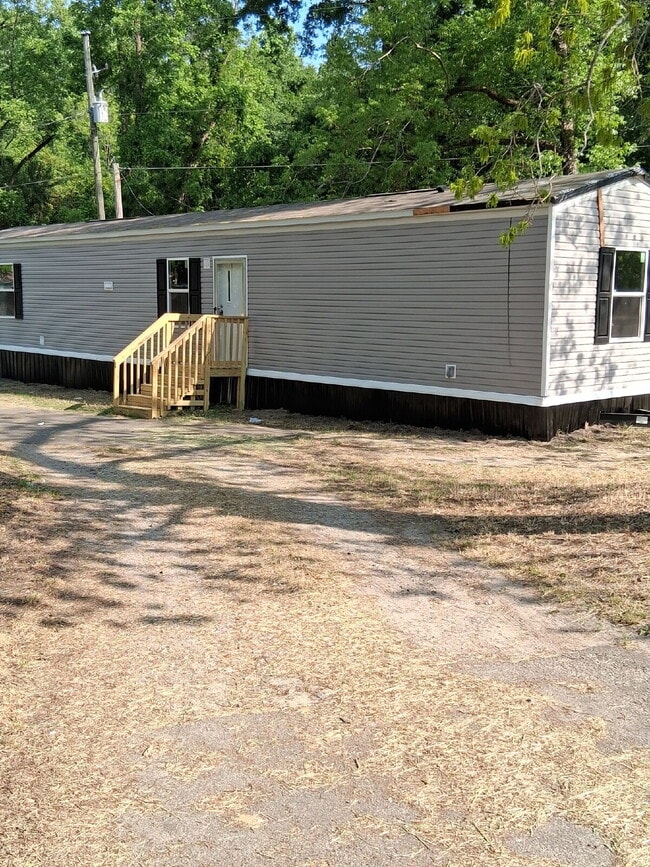 Photo - RENT-TO-OWN OPPORTUNITY
 Fredrick St – Hands On Homes  MHP