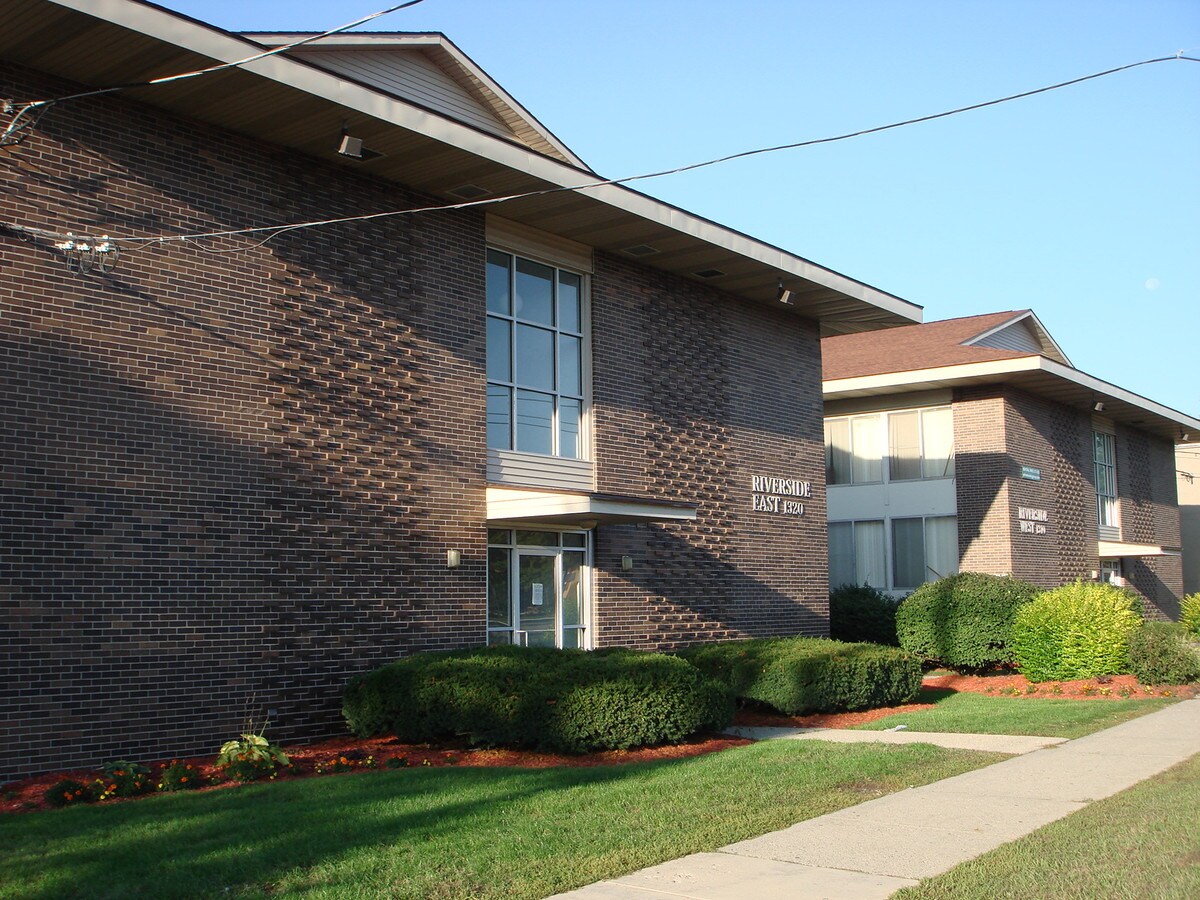 Riverside Apartments - Riverside Apartments