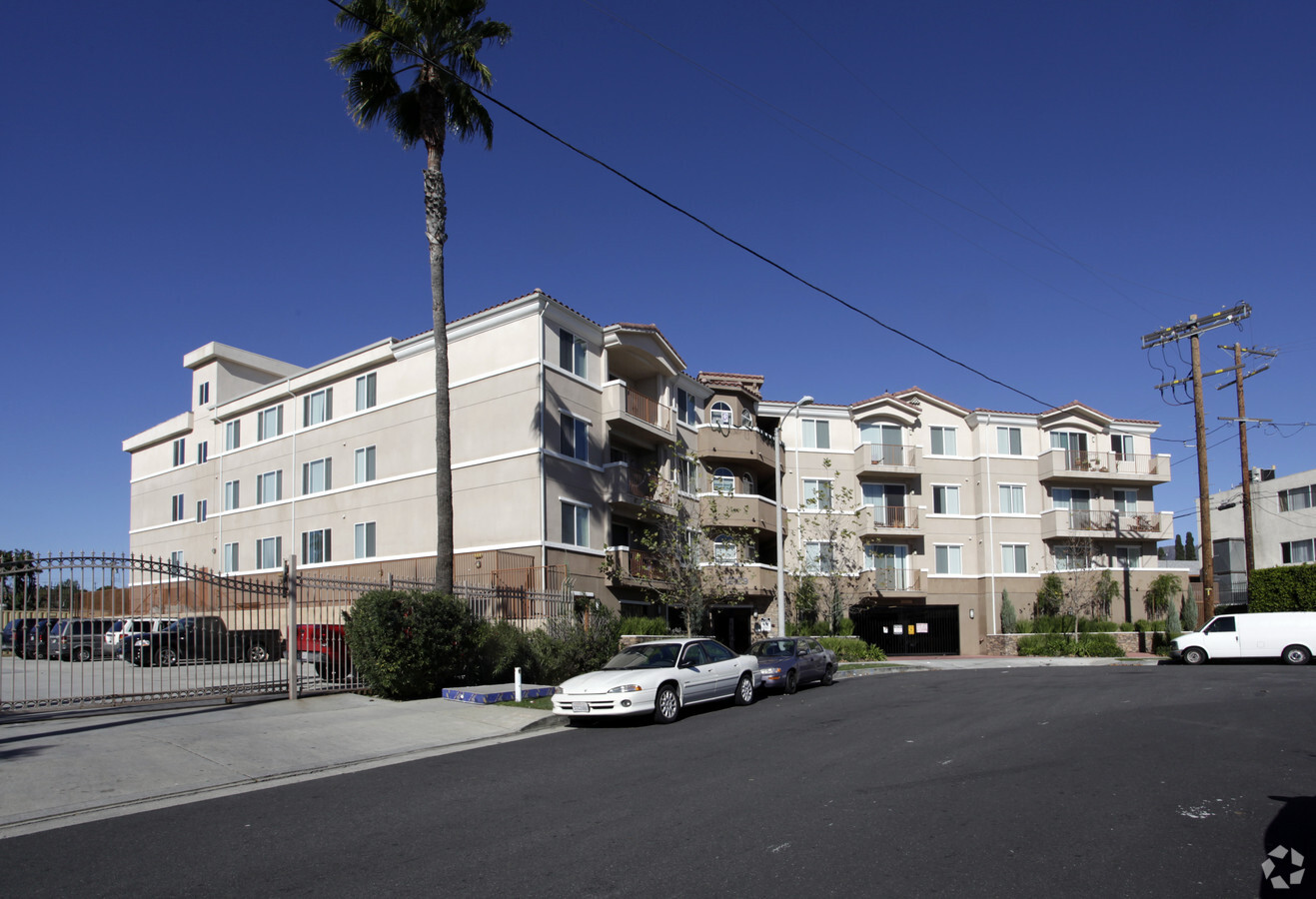 El Dorado Apartments - El Dorado Apartments