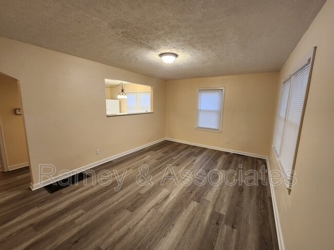 Photo - 1726 Sonne Ave