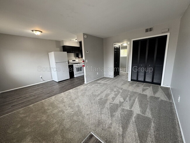 4431 Oakwood Unit 6