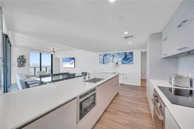 Photo - 1300 S Miami Ave