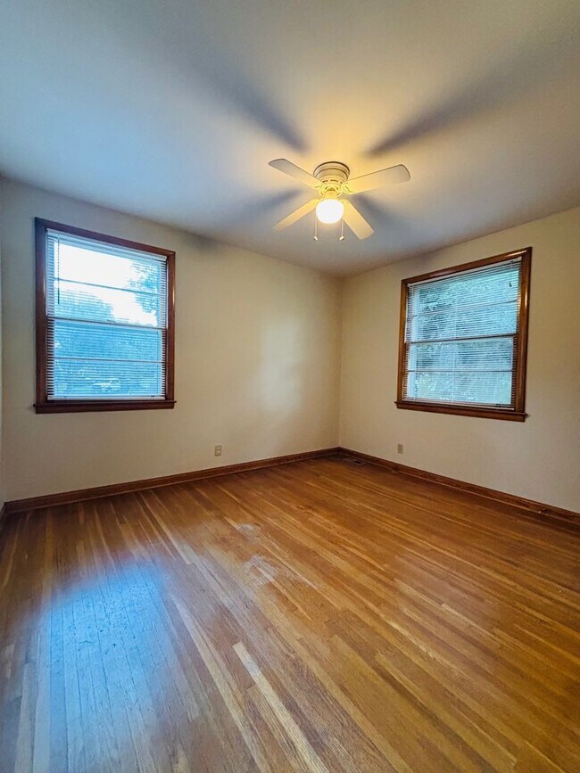 Photo - 126 Cottage Ln