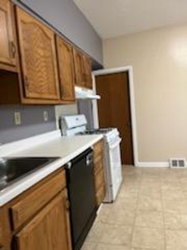 5-6 Schaeffer Way Unit 5
