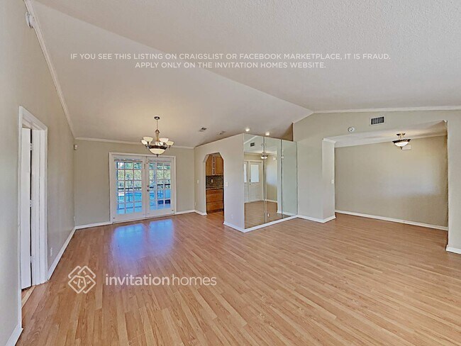 Photo - 1961 Primrose Ln