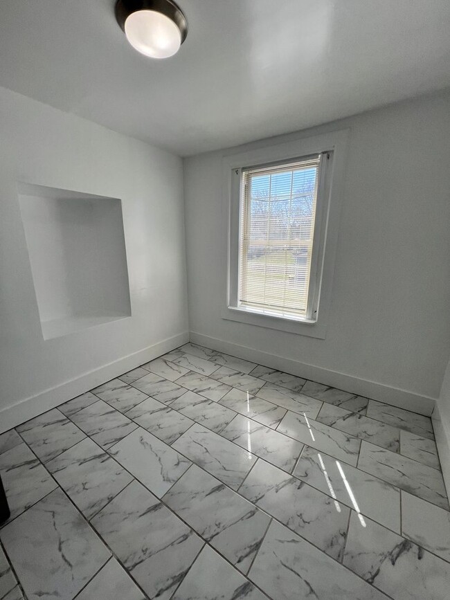 Photo - 611 Fremont Ave