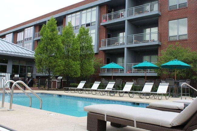 Flats on Vine