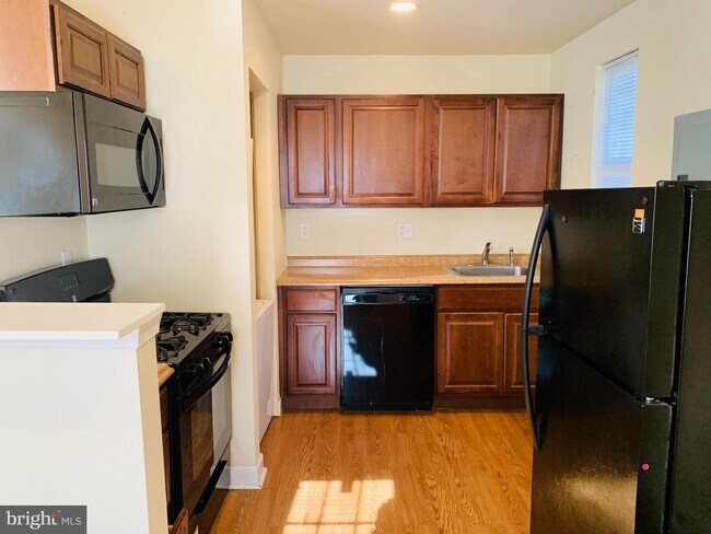 Photo - 2521 Kent Town Pl