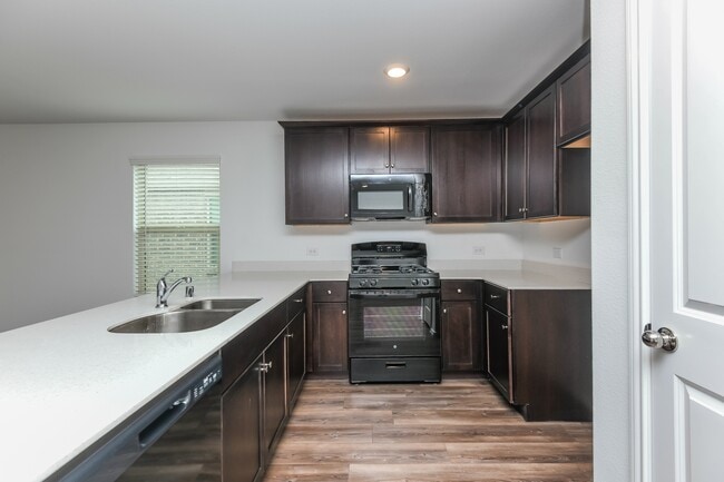 Photo - 1109 Wildflower St