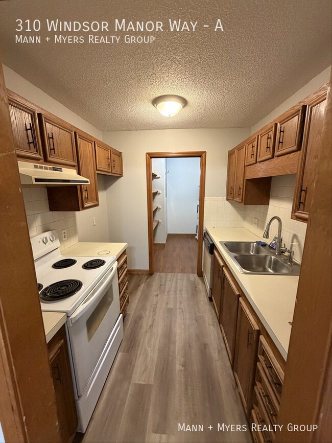 Photo - 310 Windsor Manor Way Unit A