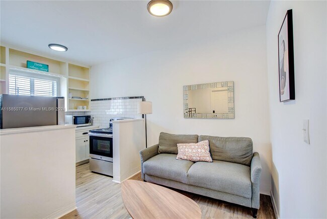 Photo - 855 SW 7th St Unit 7