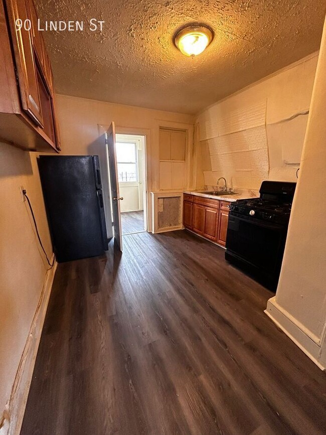 Photo - 90 Linden St