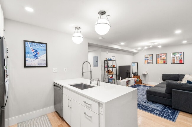 Photo - 10 Lamson Ct Unit 2