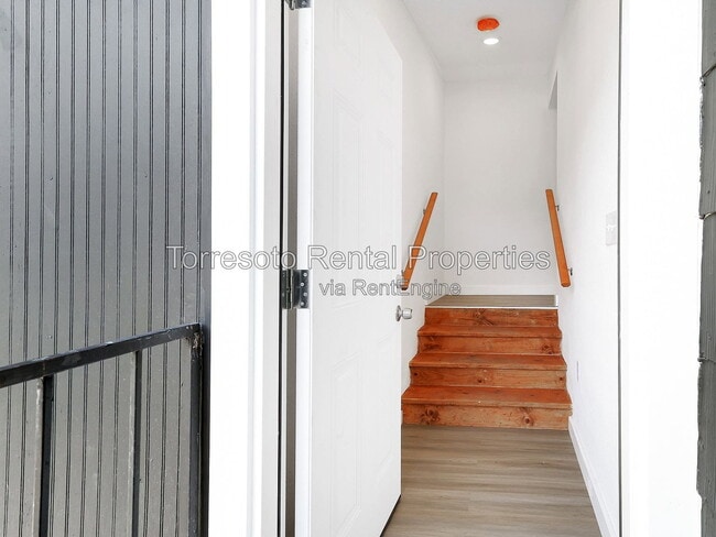 Photo - 2326 Cincinnati Ave Unit D