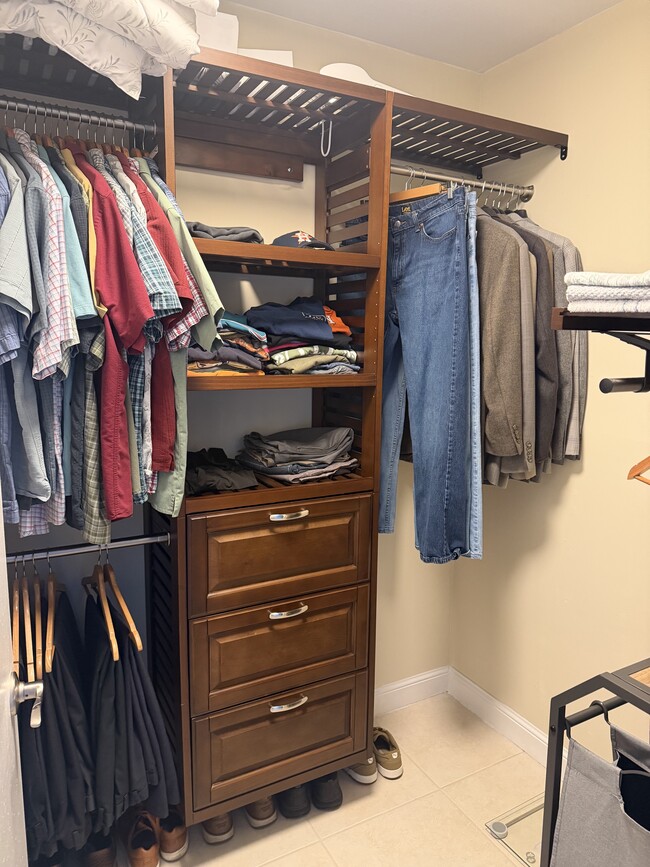 2641 Gately Dr W Unit Condo