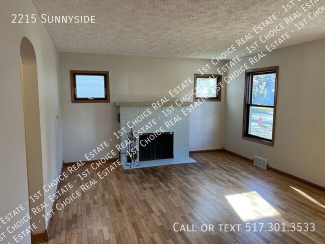 Photo - 2215 Sunnyside-
