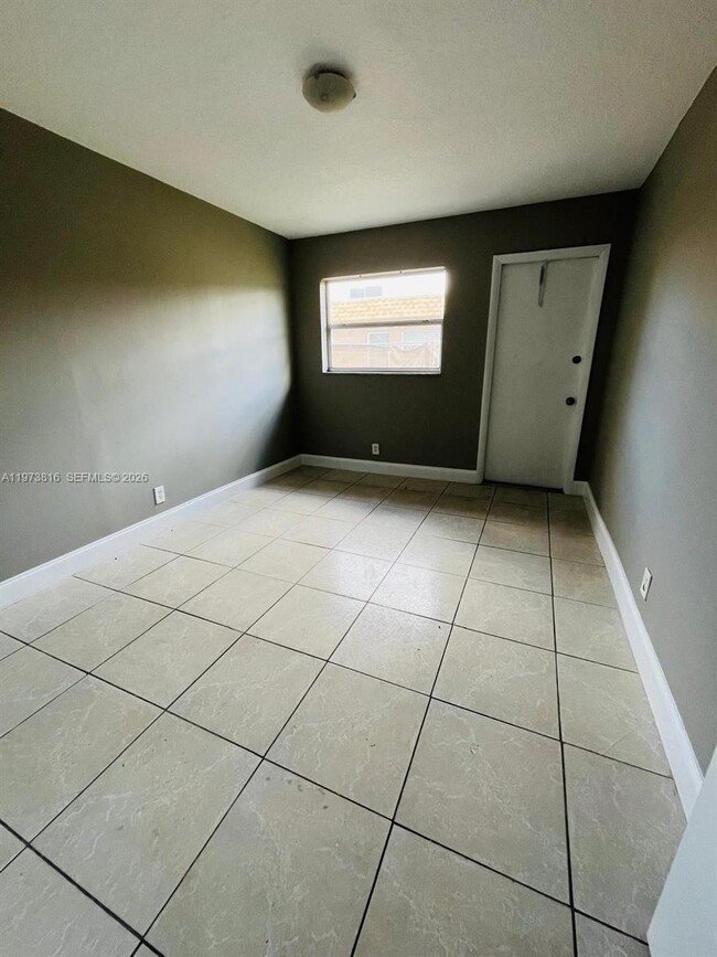 Photo - 7701 SW 10th Ct Unit 3