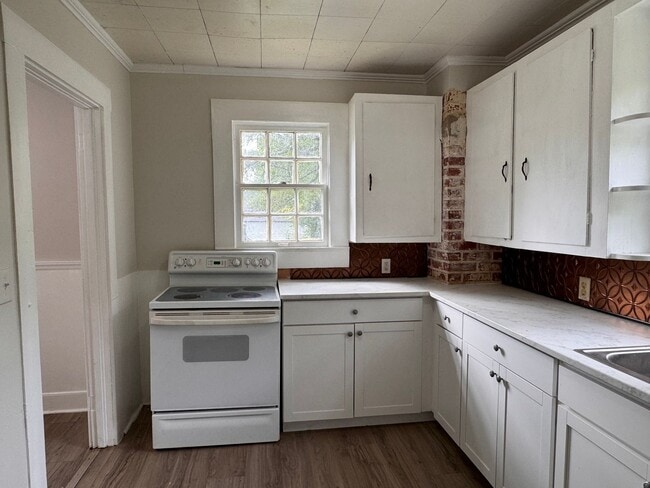 422 S Wadesboro Blvd