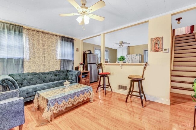 Photo - 224 Bank Ave