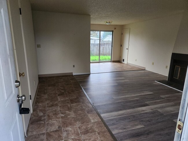 Photo - Zou 1315 Duplex Unit #A