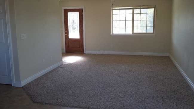 Photo - 1010 Redpoll Loop