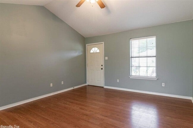 Photo - 37 Wolverine Dr