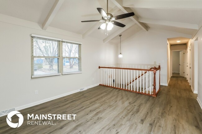 Photo - 215 SE Crescent St