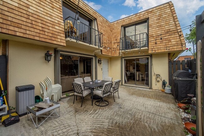 Photo - 393 Lake Arbor Dr