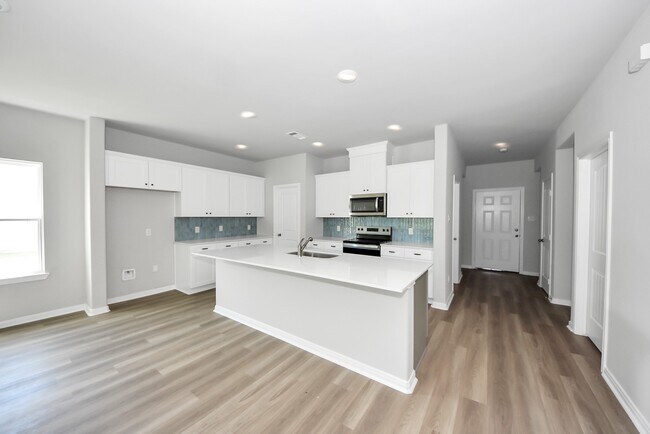 Photo - 638 Stovall Dr